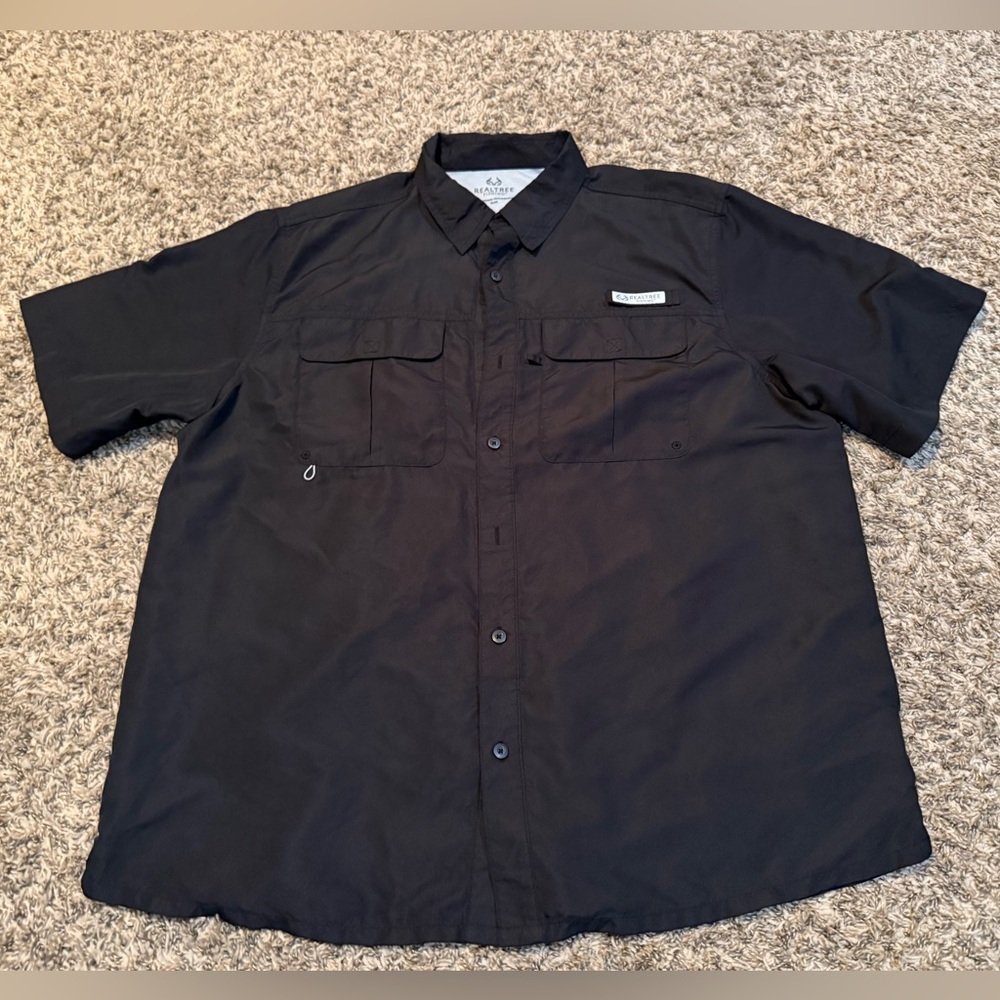 Realtree Black Button-Up Shirt
